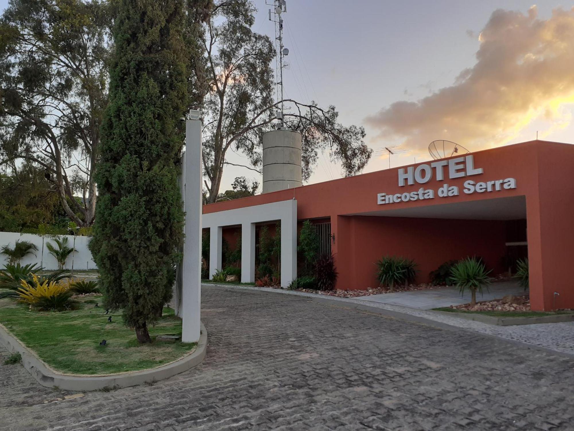 Encosta Da Serra 3*